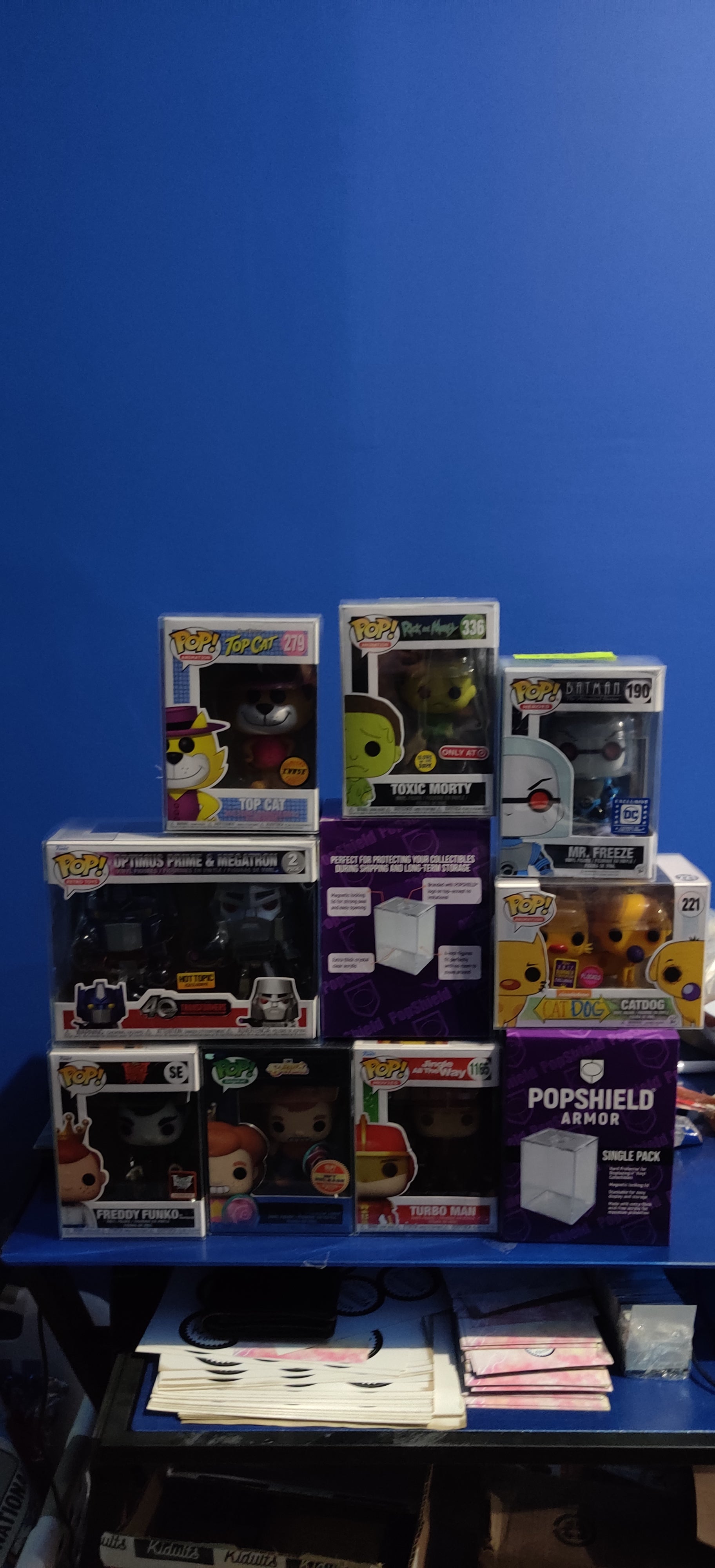 Funkos - Alexis, Freddy nosferatu, Freddy Steven universe, turbo man, 2 popshields, transformers 2 pack, Cat dog flocked, turboman free,Mr freeze, Don gato Chase,toxic morty,